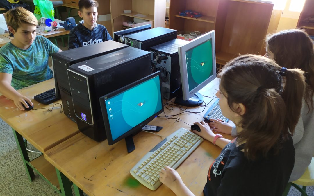 Los ordenadores de la Oficina de Software Libre de la UGR ya están utilizándose en el taller de Tecnología