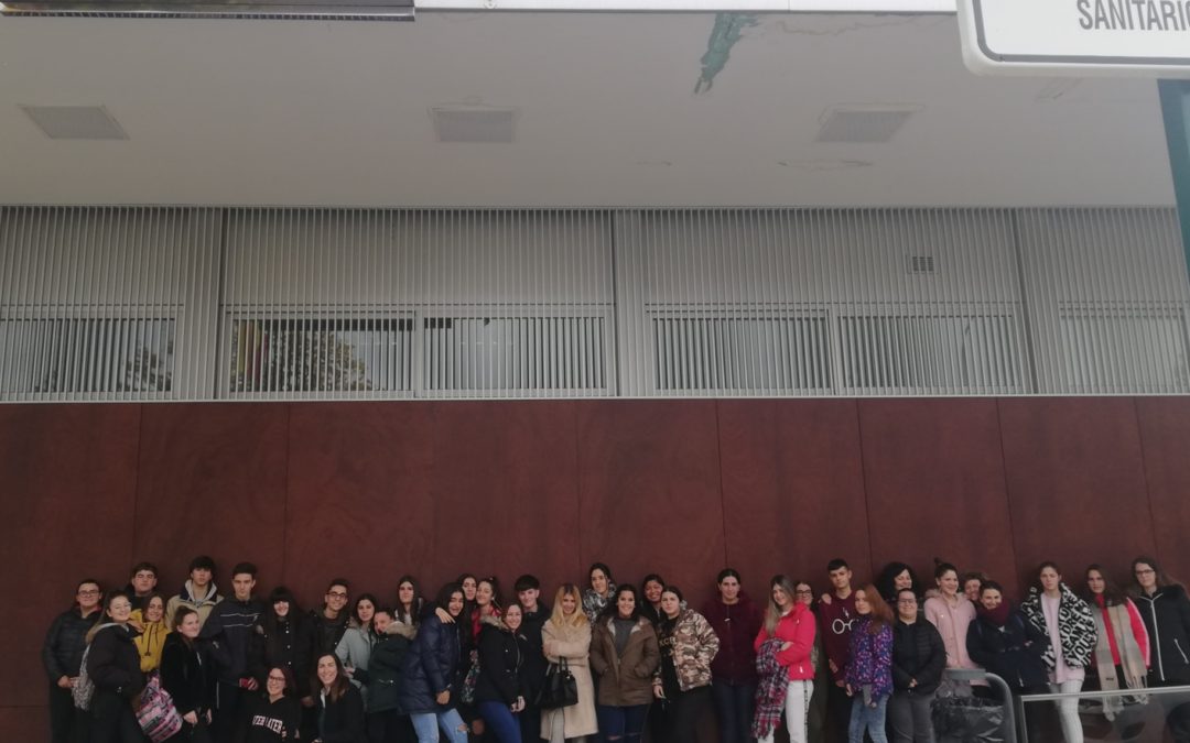 Jornada de puertas abiertas en el centro de salud Albayda-La Cruz para 2º ESO-A y el alumnado del Ciclo Formativo