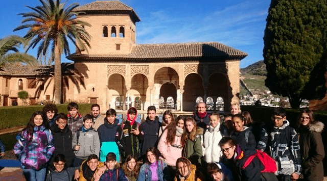 Los alumnos de 2º ESO visitan la Alhambra en la asignatura de Historia