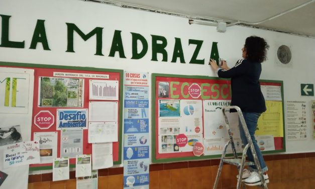 Nuevo rótulo en la entrada del Instituto