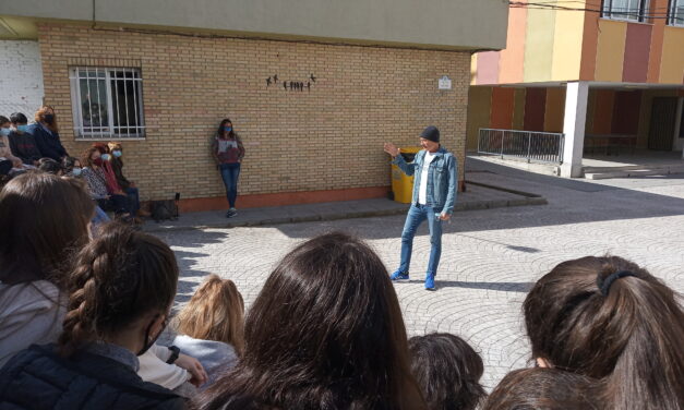Lobsang Zopa cuenta su experiencia y enseña las claves de la meditación al alumnado de 2º Bachillerato