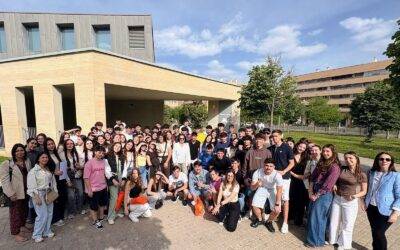 Rumbo al Futuro: El Alumnado de 2º de Bachillerato Visita el Salón del Estudiante de la UGR