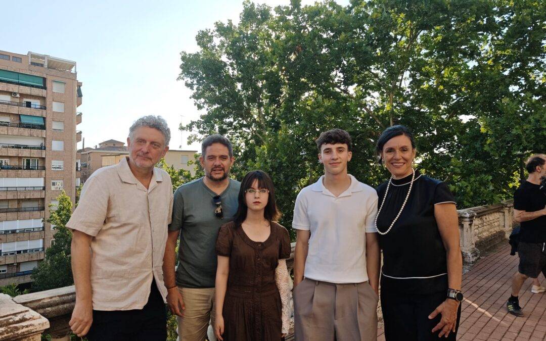 Sara Fernández y Miguel Damas, entre los 11 mejores expedientes de la PAU 2026 de Granada